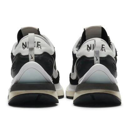 Preloved - Nike x Sacai Vaporwaffle Black White